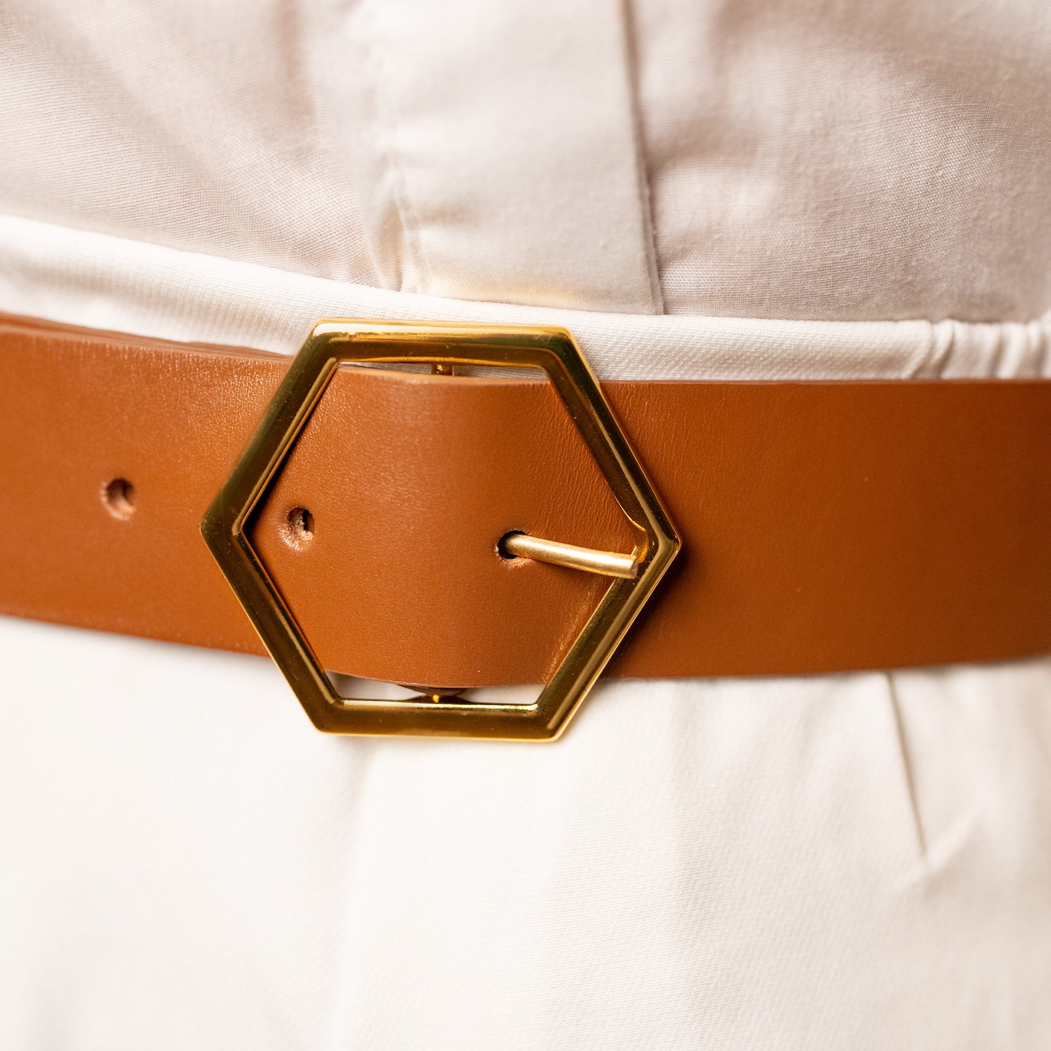 Cinto Feminino em Couro com Fivela Hexagonal - ref. 245 - Aredda