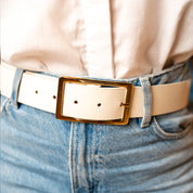 Cinto Feminino em Couro com Fivela Retangular Dourada - ref. 245 - Aredda