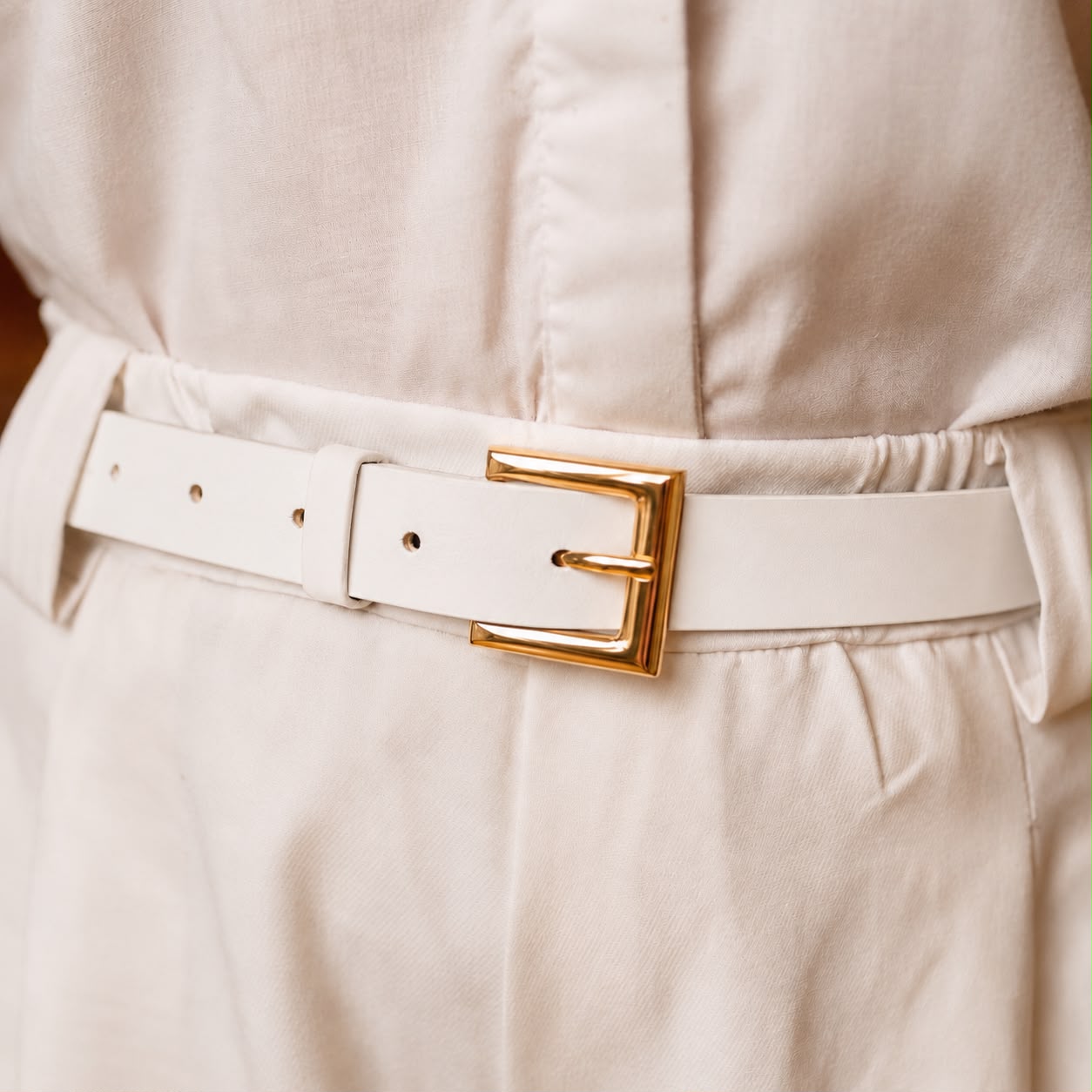 Cinto Feminino em Couro com Fivela Dourada - ref. 225- Aredda